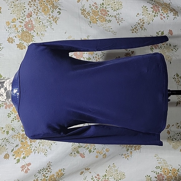 Sequin scoop neckline top - Picture 3 of 7